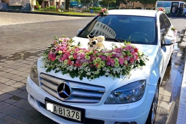 Trang trí xe hoa sang đám cưới